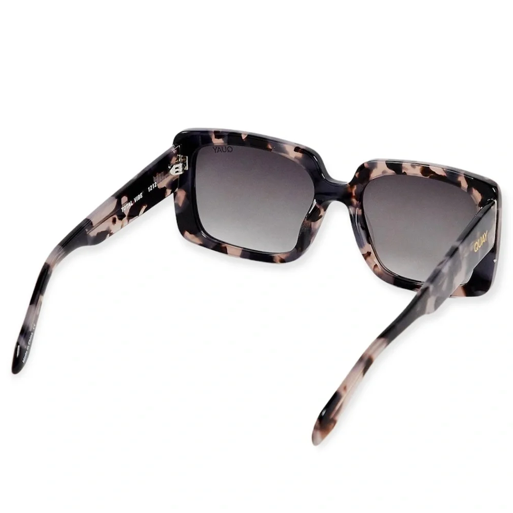 QUAY Total Vibe Sunglasses Milky Tortoise Frame Smoke Gradient Lens Square NWT